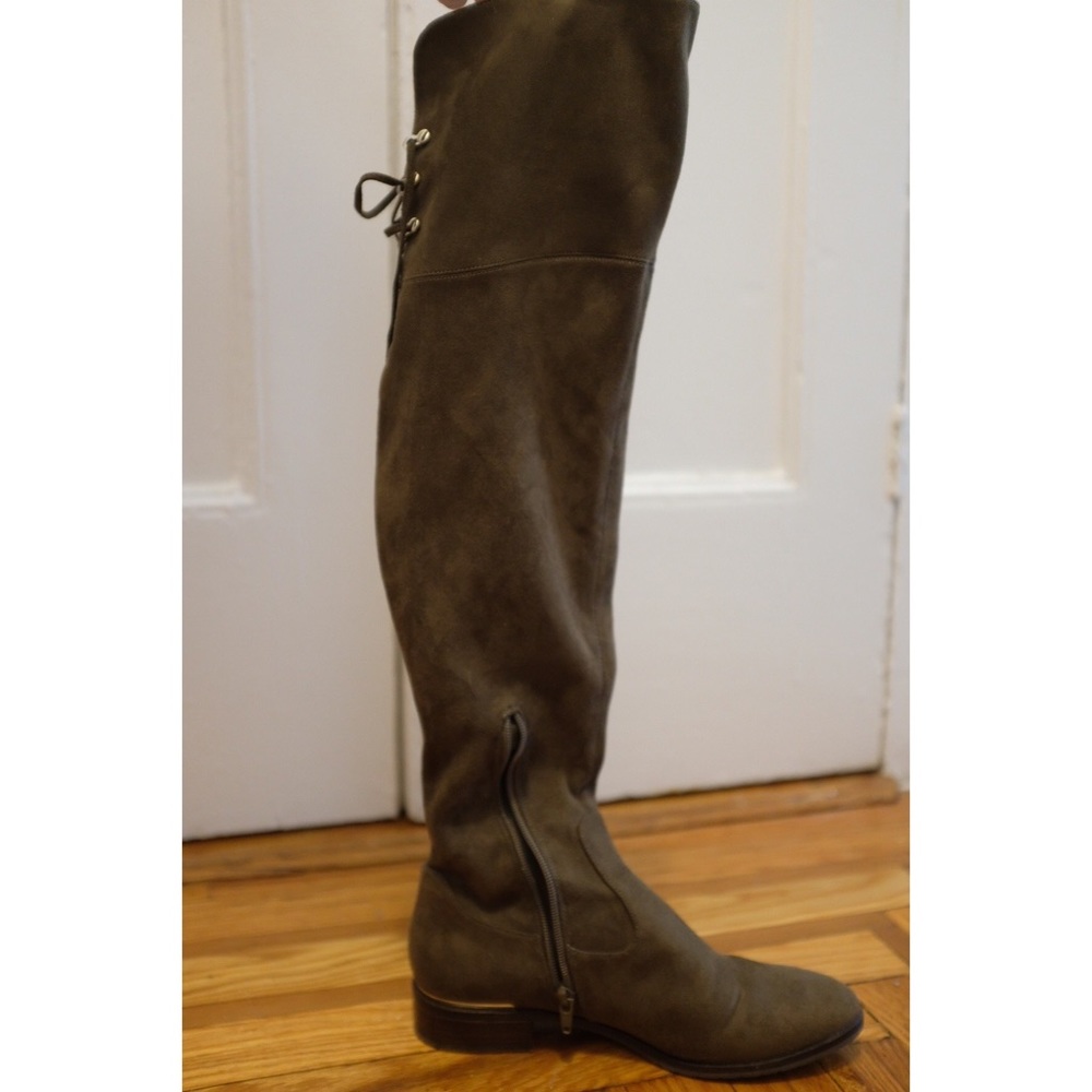 Ivanka Trump high knee boots // Size 8 // Brown with gold finishes